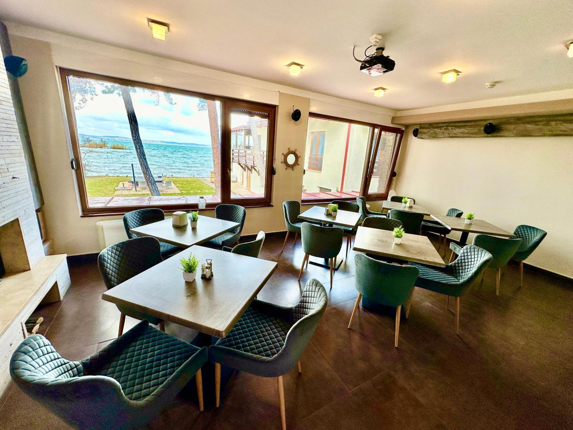 שיופוק Royal Mediterran מראה חיצוני תמונה